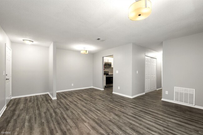 Foto del edificio - 3 br, 2 bath Condo - Woodbriar Management ...