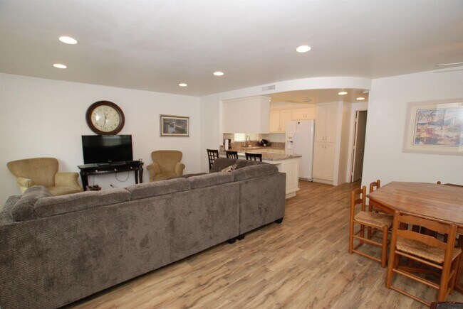 Foto del edificio - 9 month winter lease on Balboa Peninsula! No yearly leases