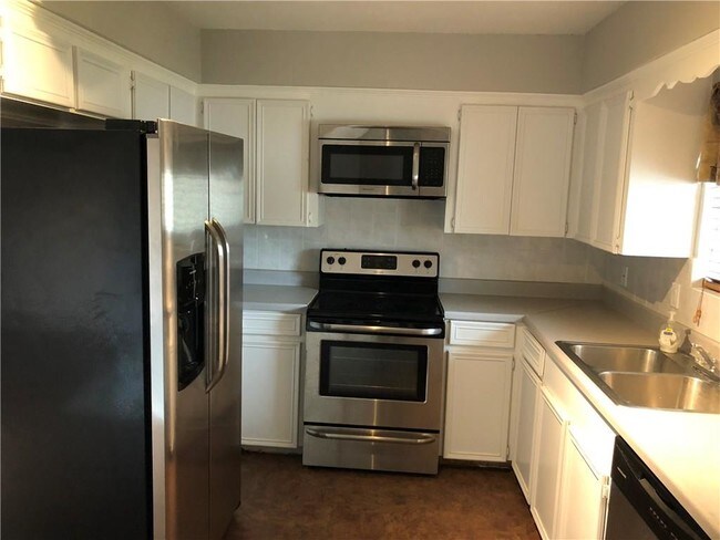 Building Photo - 4134 Sierra St