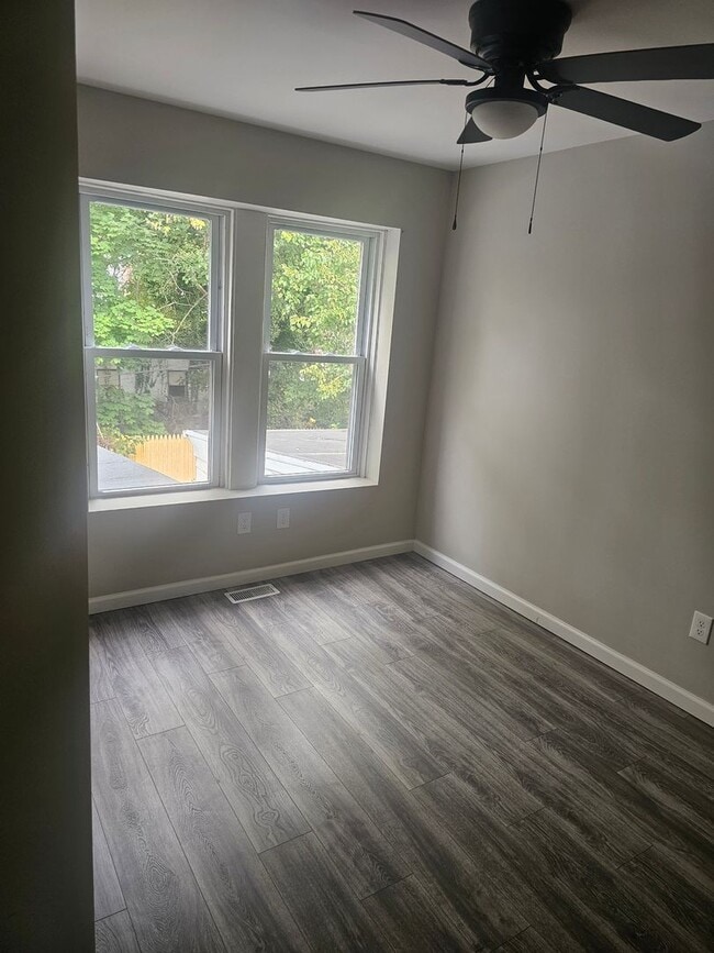 Building Photo - Beautifull renovated 2 bed 1.5 bath!