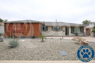 Building Photo - 8033 E Weldon Ave