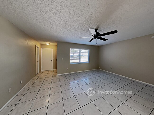 Building Photo - 228 Loch Low Dr