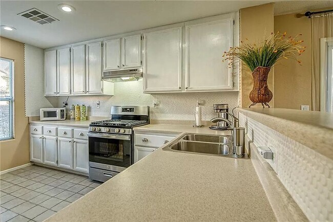 Foto del edificio - Highly Desirable Liberty at Warm Springs C...