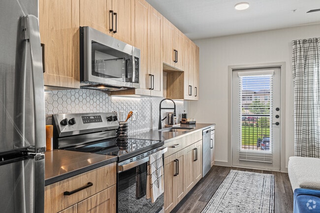 Studio - 462 SF - Kitchen - Strata
