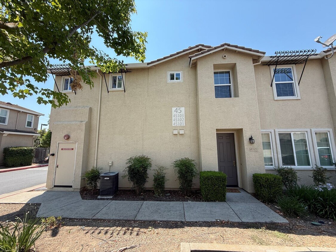 Foto principal - Lovely Laguna Pointe Condo!