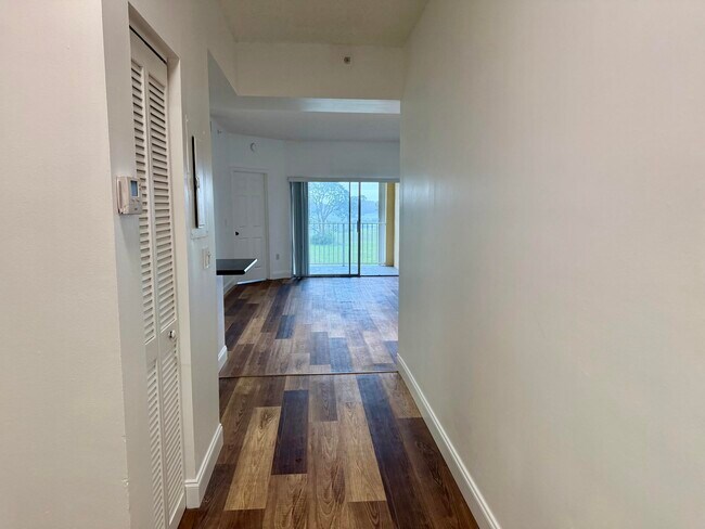 Foto del edificio - 2080 Greenview Shores Blvd