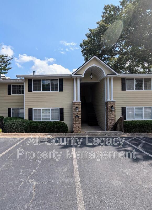 Primary Photo - 1468 Briarwood Rd NE
