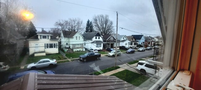Building Photo - 118 Pries Ave