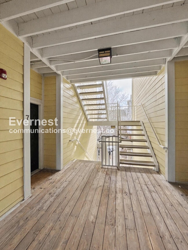 Building Photo - 7232 Althorp Way