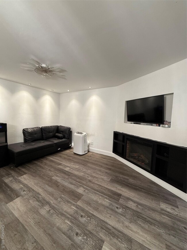 Building Photo - 727 Decatur St