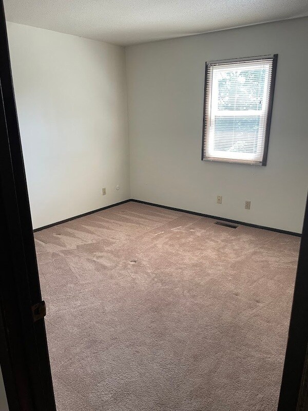 Foto del edificio - 512 Breezy Point Dr