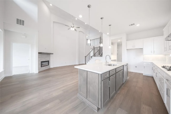 Building Photo - 2420 Bernham Dr