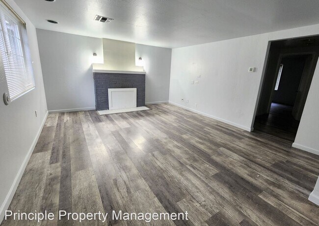 Foto del edificio - 3 br, 2 bath House - 477 Lone Oak Avenue