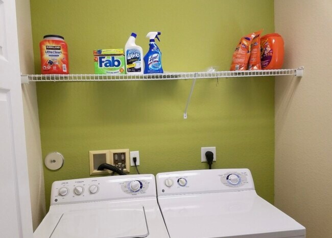Foto del edificio - 6061 Grand Cypress Cir W