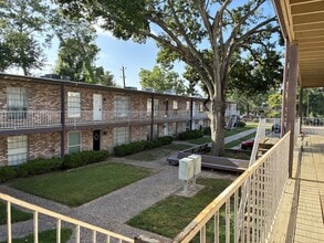 Building Photo - 7510 Shadyvilla Ln