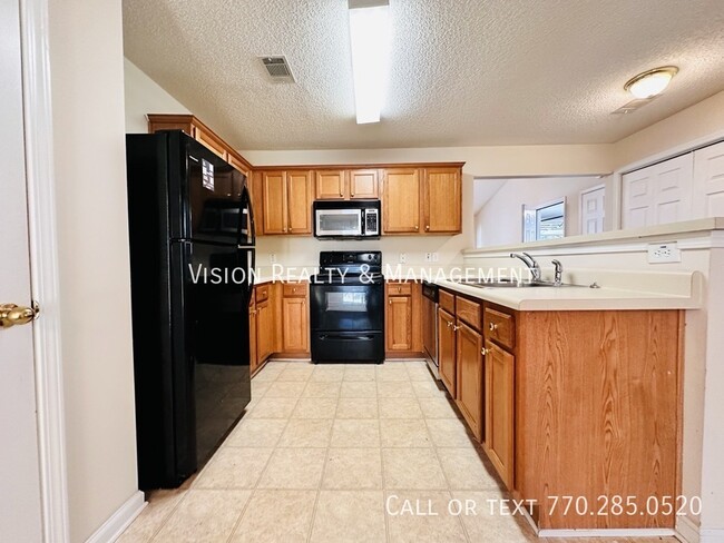 Building Photo - 2 Bed 2 Bath Townhome Available for immedi...