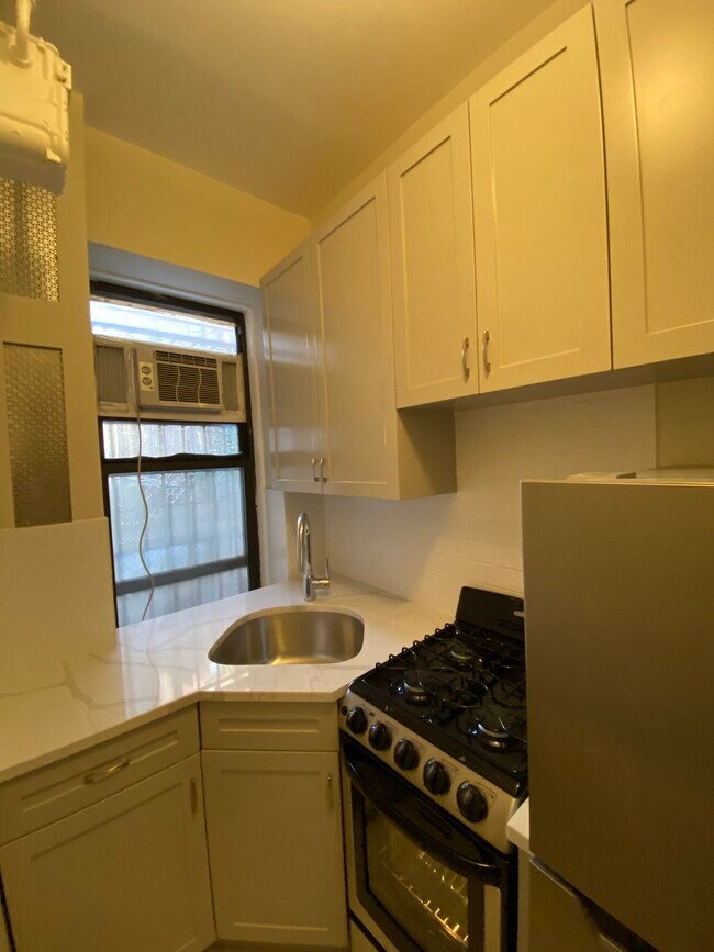Foto del edificio - 446 E 78th St