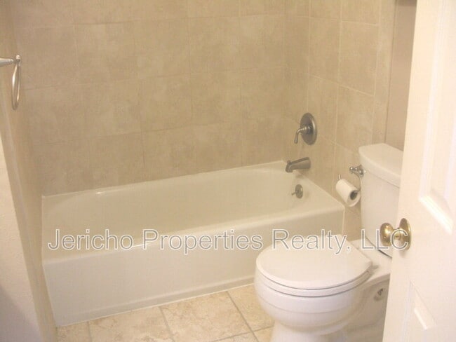 Foto del edificio - 1819 S Union Blvd