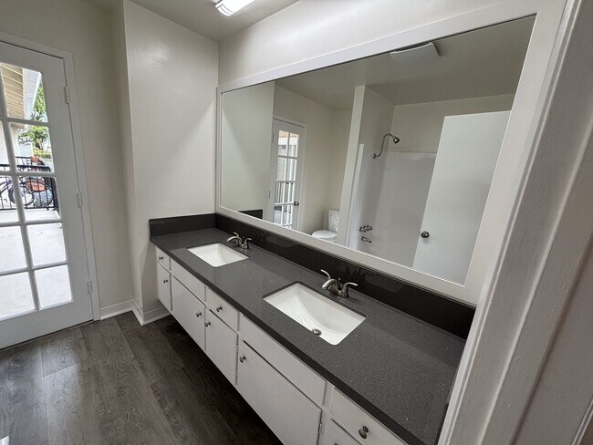 Foto del edificio - 2105 Grant Ave