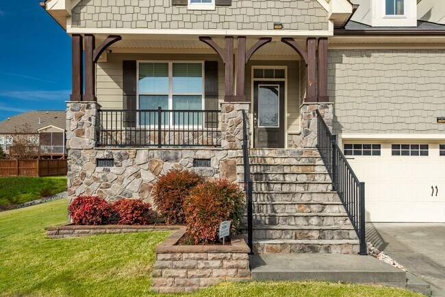 Building Photo - Gorgeous single-family home in Woodcroft: ...