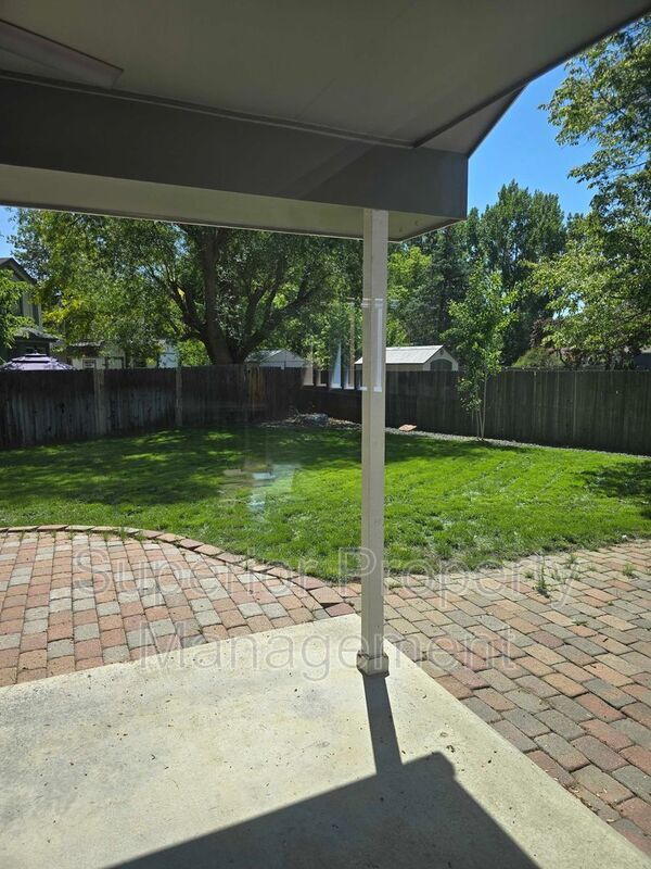Foto del edificio - 4126 Stoneridge Ct
