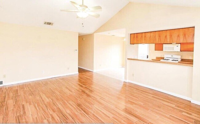 Building Photo - 112 Meteor Dr