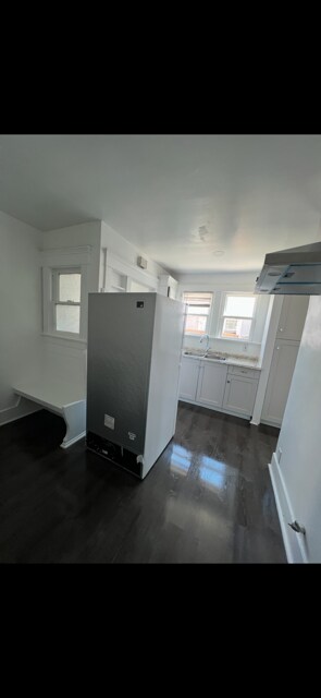 Cocina - 2002 S Palm Grove Ave