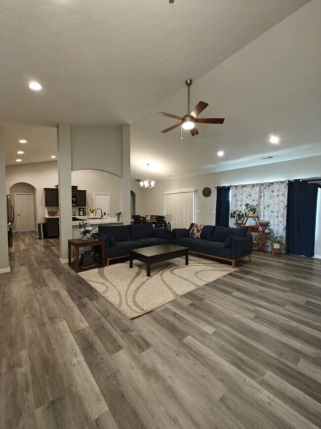 Building Photo - 4332 Foal Dr