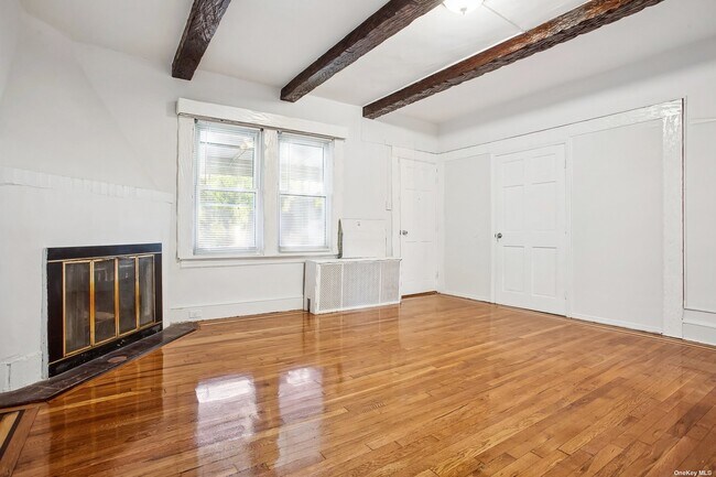 Building Photo - 85-74 67th Ave
