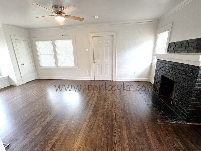 Foto del edificio - 2100 E 58th St