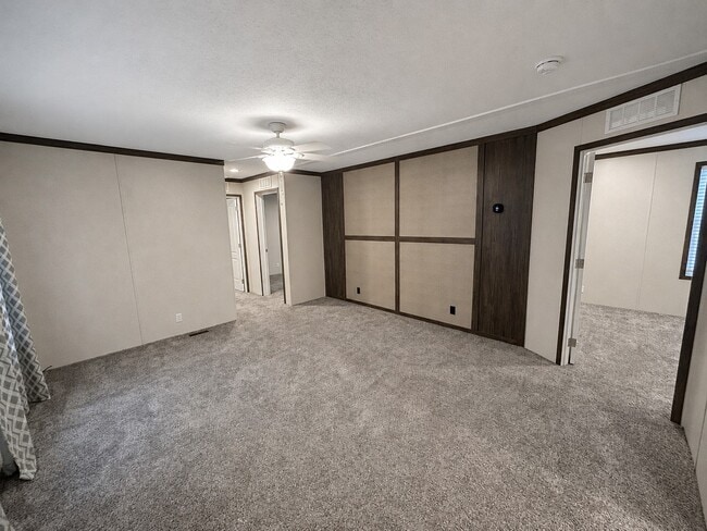 Building Photo - 323 Utah Ct