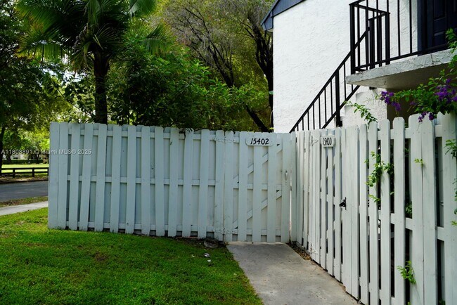 Foto del edificio - 15402 SW 85th Terrace