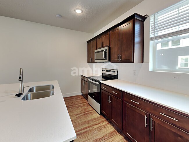 Building Photo - 6041 W Copperhawk Dr