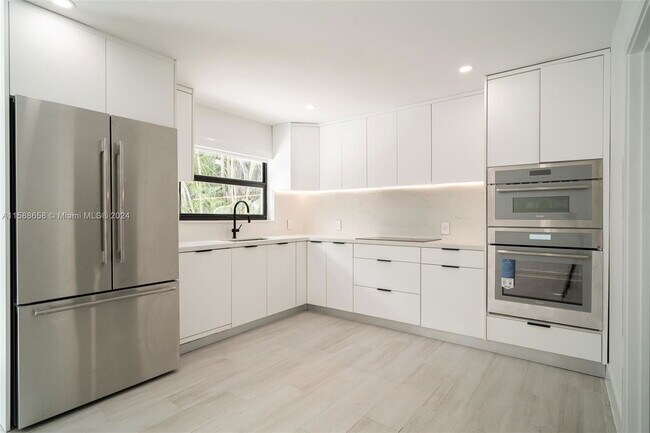 Foto del edificio - 3666 SW 26th St