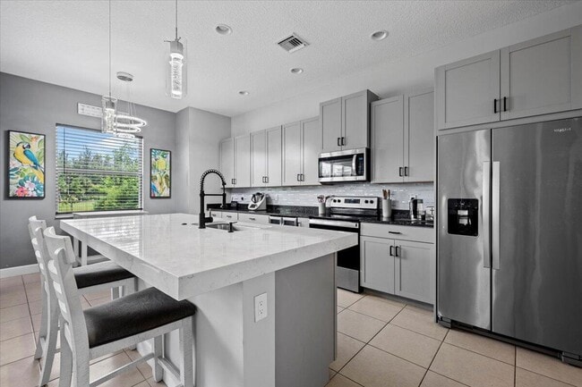 Building Photo - 15406 Goldfinch Cir