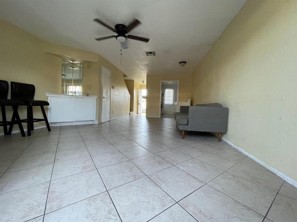 Primary Photo - 8405 Wilcrest Dr