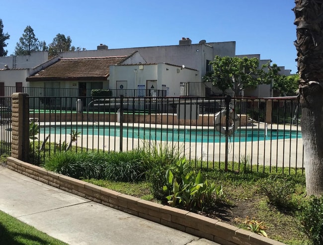 Building Photo - 23647 Golden Springs Dr