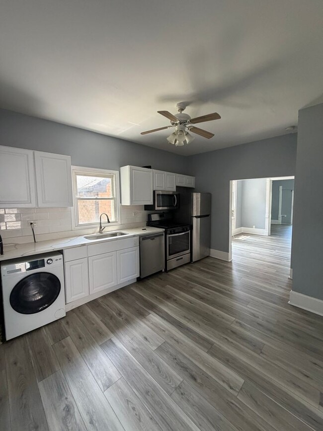 Photo - 1729 N Whipple St Apartment