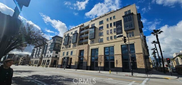 Foto principal - 39 S Los Robles Ave