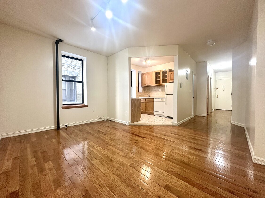 Primary Photo - 610 W 150th St