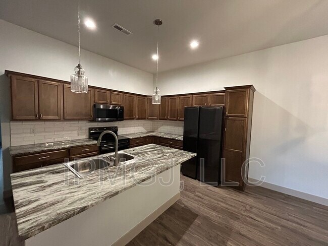 Foto del edificio - 581 W Indian Creek Dr