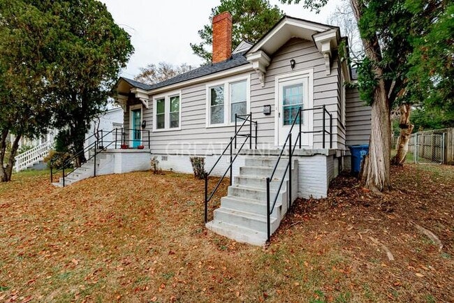 Building Photo - 3026 Lindsay St
