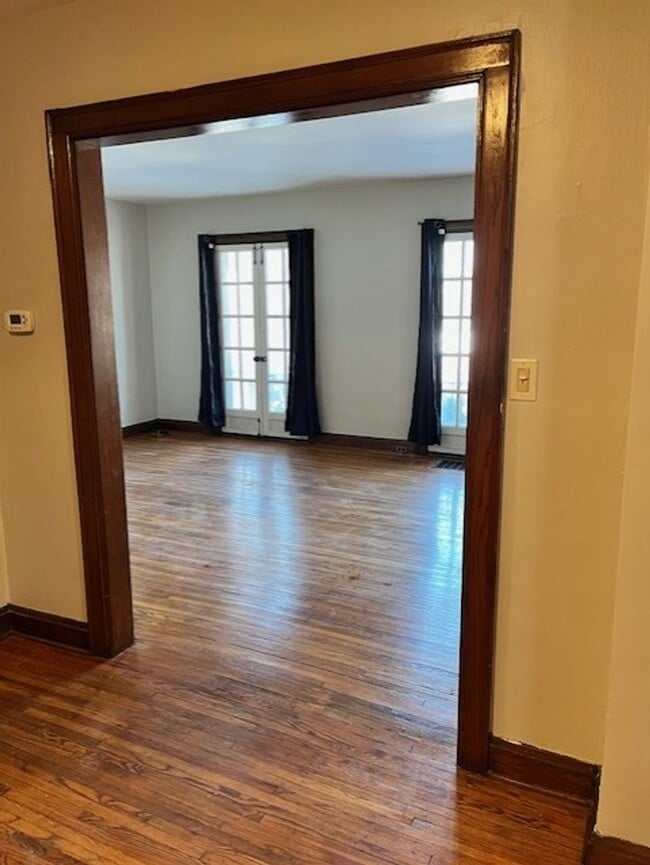 Building Photo - 361 Cliffside Dr