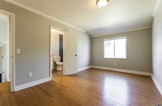Building Photo - 10256 Briar Forest Dr