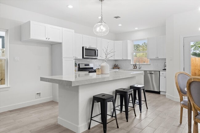 Foto del edificio - 7904 Sealey St