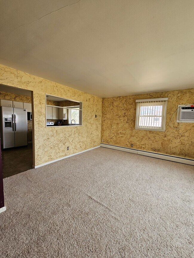 Foto del edificio - 2 BEDROOM | 1 BATH | GARAGE | SOUTH