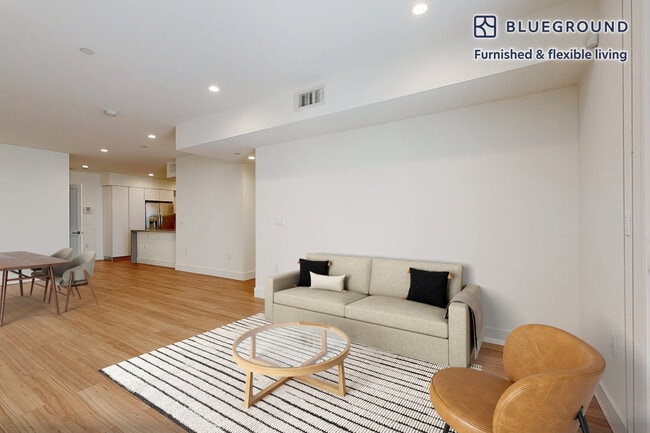 Building Photo - 1265 Barry Ave