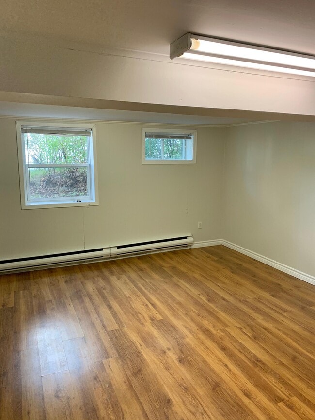 Building Photo - 169 University Ave