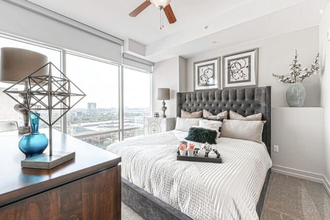 Foto del edificio - High-Rise Apartments 1-3 Beds!