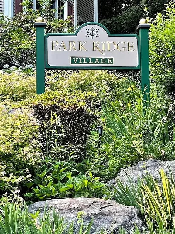 Primary Photo - 310 Park Ridge Ln